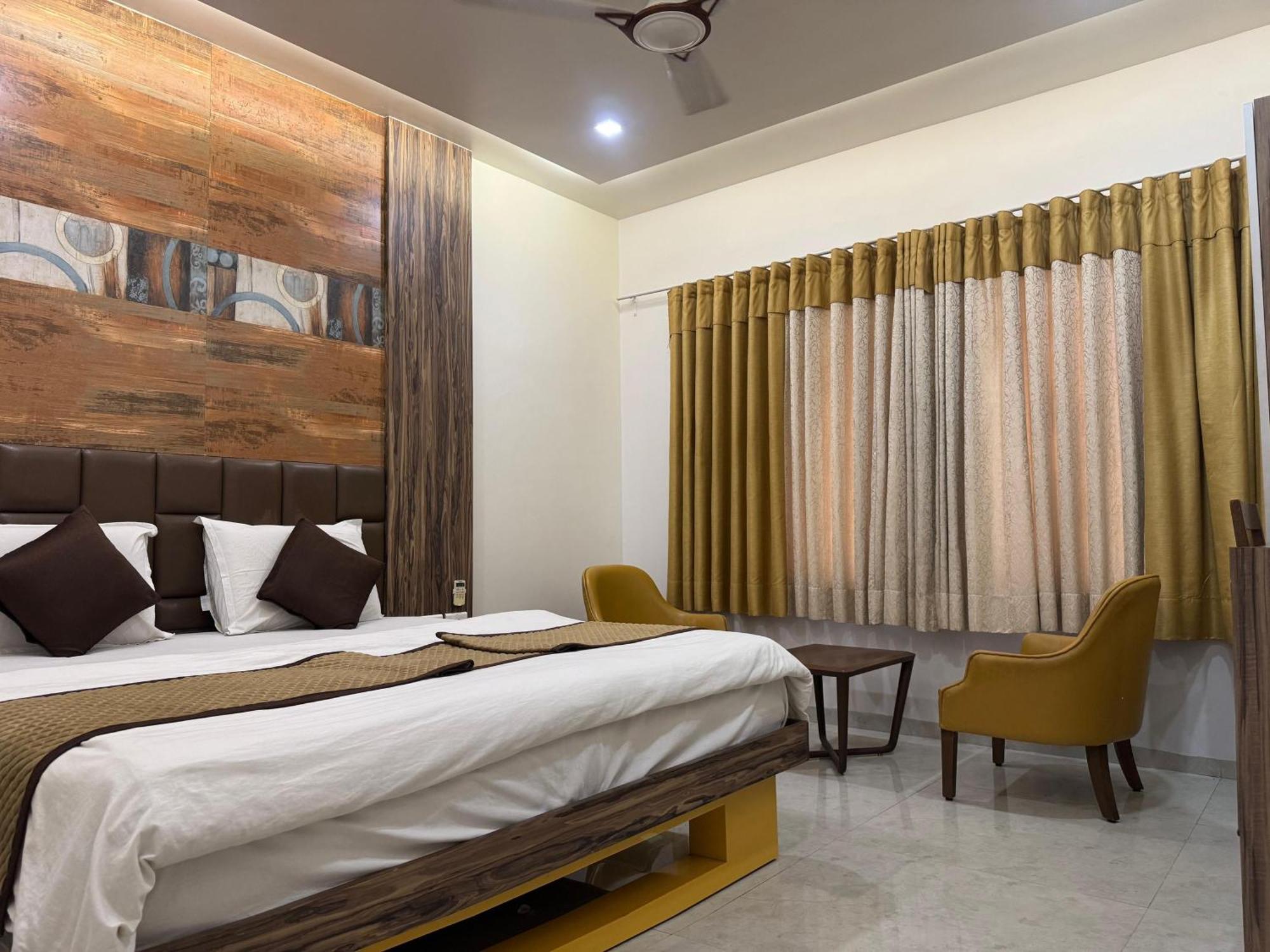 Hotel Kabir Ahmedabad Exterior photo