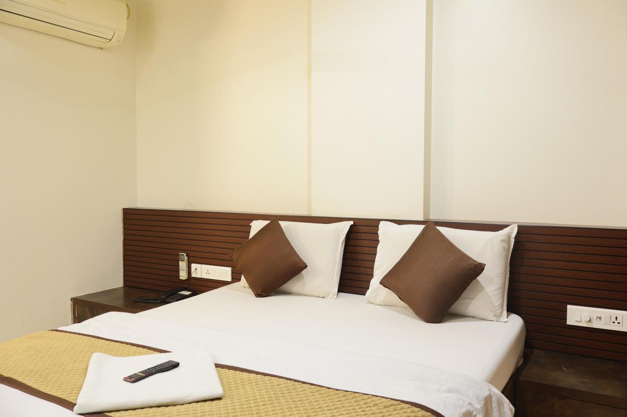 Hotel Kabir Ahmedabad Exterior photo